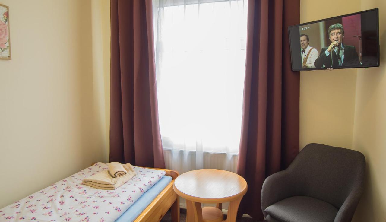 Pension U Koupaliste Tisá Exterior foto