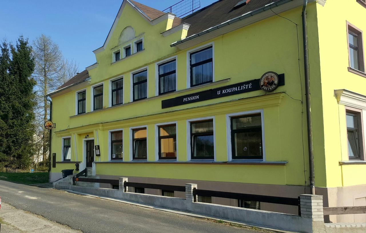 Pension U Koupaliste Tisá Exterior foto